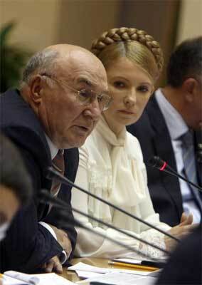 Тимошенко: гривню опустив спекулянт "Надра"