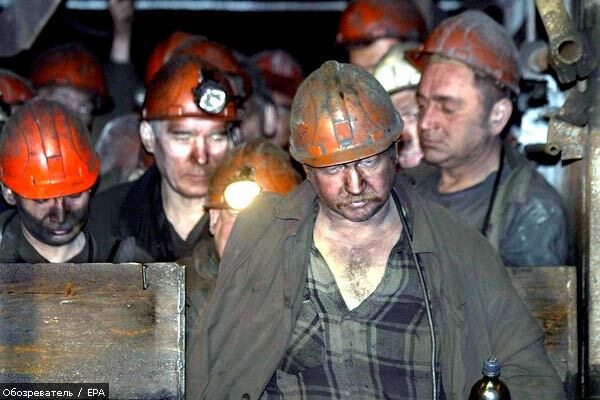 На луганской шахте пятые сутки тушат пожар