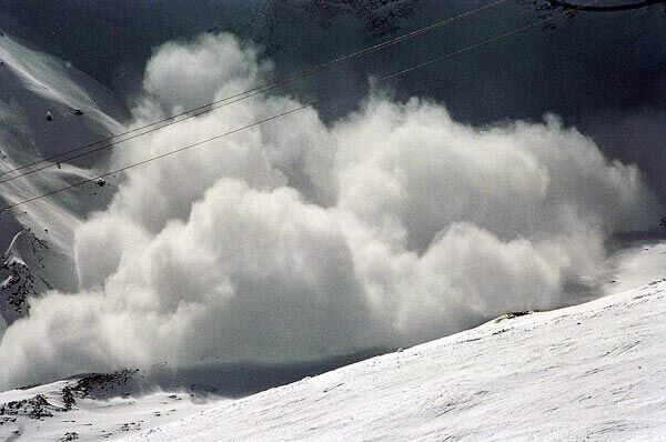 Лавина в Альпах унесла жизни трех человек