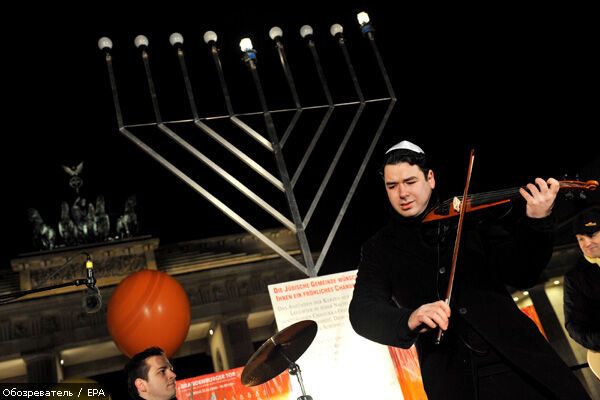 Иудеи всего мира празднуют Хануку