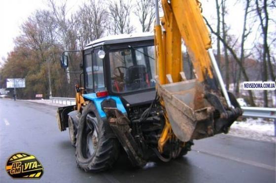 В Киеве Chevrolet Lacetti проверял на прочность трактор