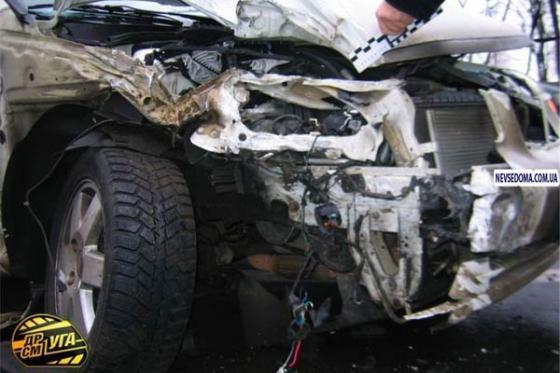 В Киеве Chevrolet Lacetti проверял на прочность трактор