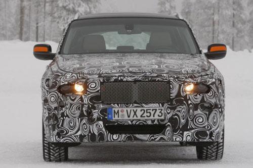 Журналистам позволили покататься на BMW X1