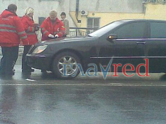 Mercedes насмерть сбил пешехода