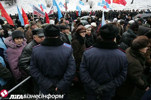 На акцию протеста в центре Киева вышли 15 тысяч человек