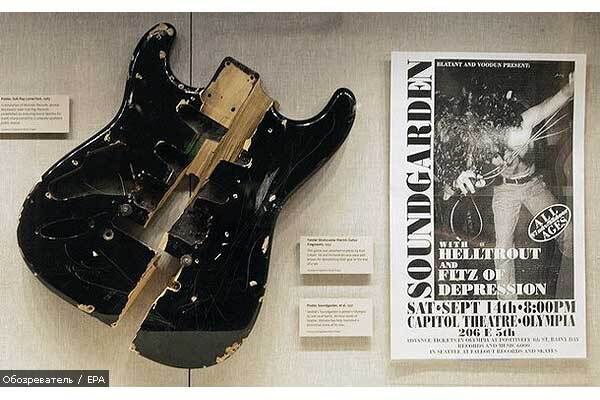 Розбиту гітару Курта Кобейна продали за 100 тисяч доларів