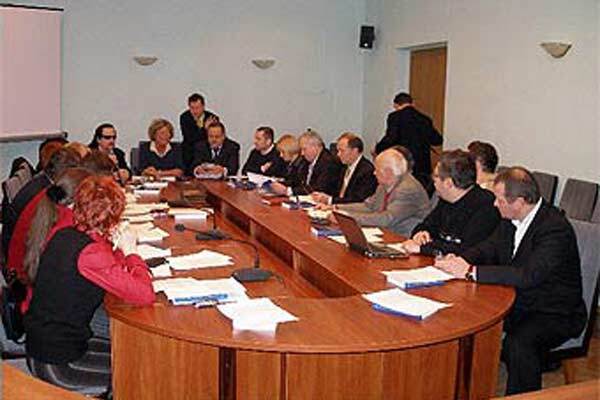 В Украине разрешили вещание 13 российских каналов