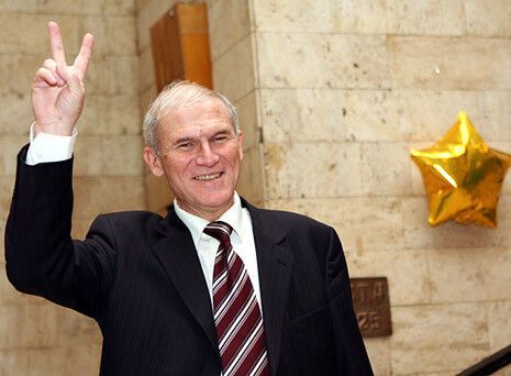 Российская киношная тусовка на раздаче "белых слонов"