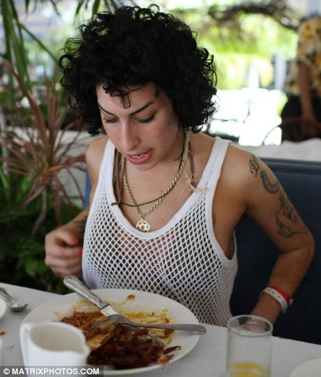 Мадонна сохнет, а Эми Уайнхауз цветет и пахнет