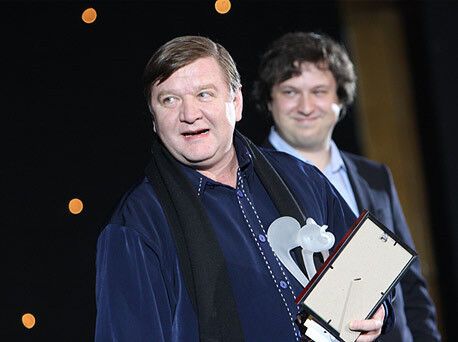 Российская киношная тусовка на раздаче "белых слонов"