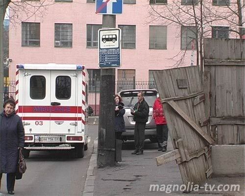 Жуткое ДТП: "ЗИЛ" задавил женщину на остановке