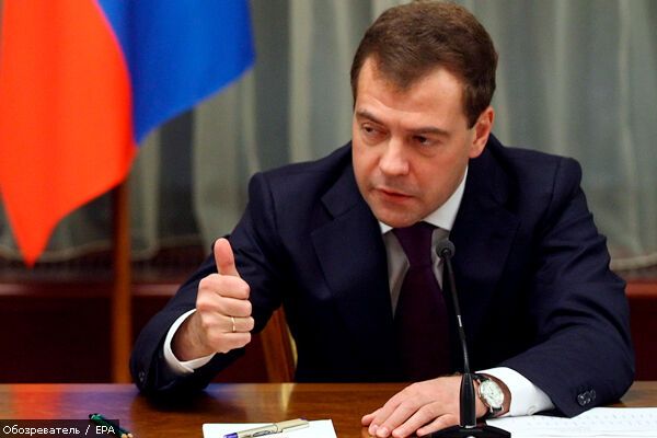 Медведев одобрил увеличение срока президента