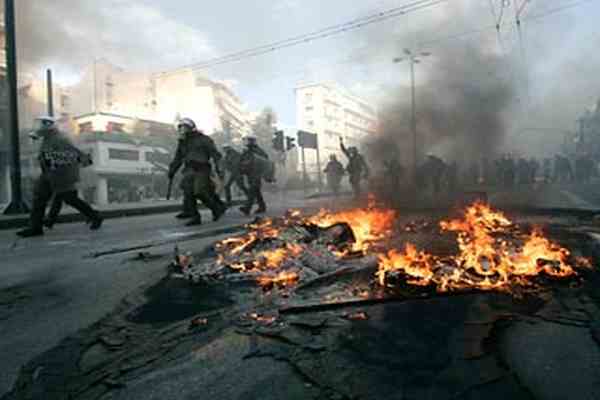 В Афинах вновь вспыхнули беспорядки