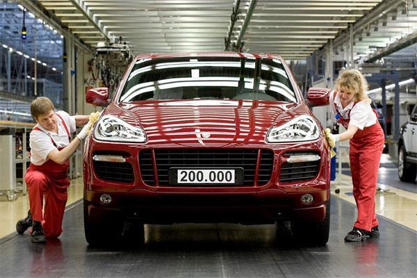 С конвейера сошел 200-тысячный Porsche Cayenne