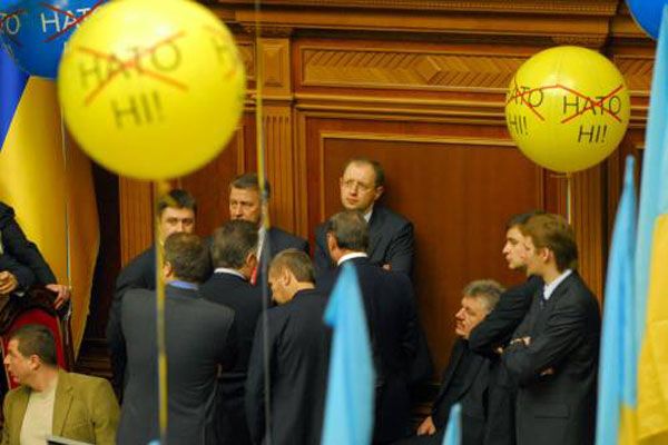 Разблокировать парламент будет СБУ?