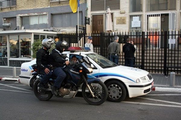 Из-за Ющенко поглумились над украинской символикой 