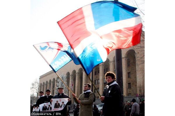 Центр Тбилиси снова парализован протестующими