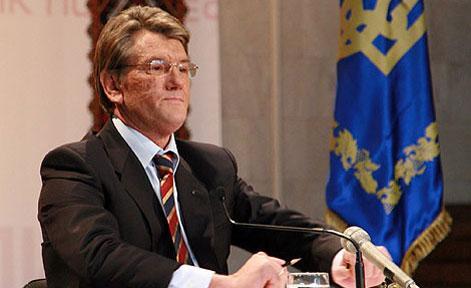 Ющенко уволил руководство ГАИ за средний палец