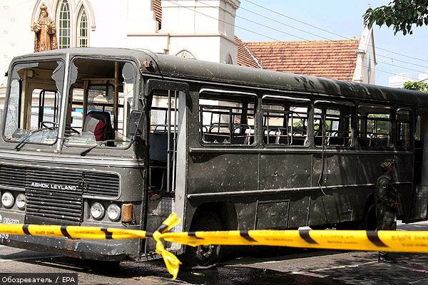 Взрыв автобуса унес жизни мирных жителей