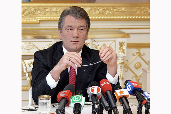 Ющенко обвинил Тимошенко в саботаже