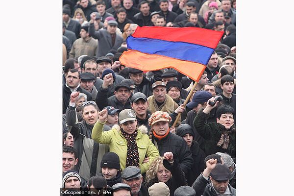 События в Армении пошли по грузинскому сценарию