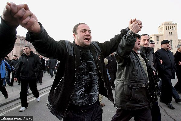 События в Армении пошли по грузинскому сценарию