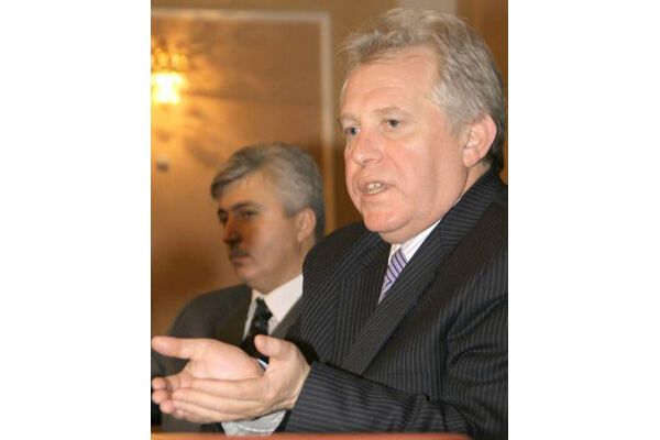 Черновецкий прикрыл зятя прокурорским тылом