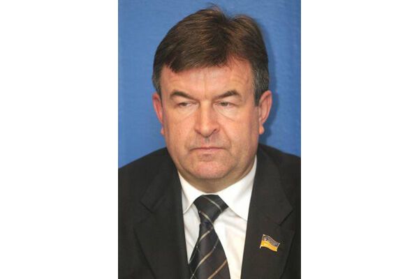 Кабмин заставит украинцев полюбить НАТО