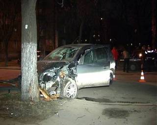 Сп’яніла  водійка не розминулася з припаркованим авто
