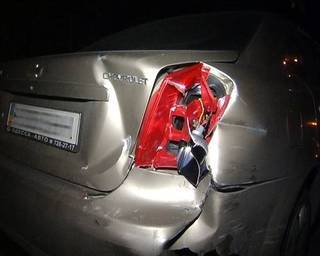 Сп’яніла  водійка не розминулася з припаркованим авто