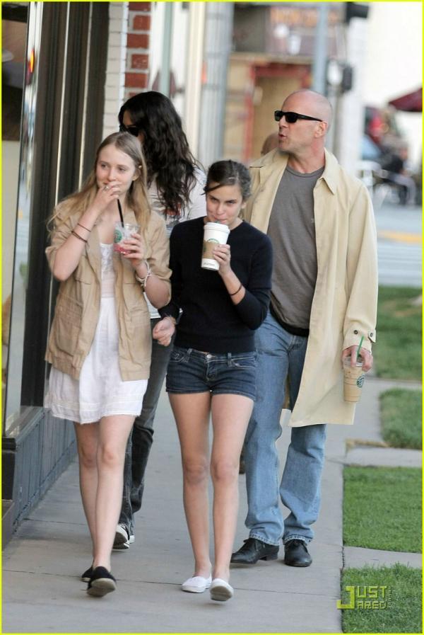 Новая любовь лысого орешка