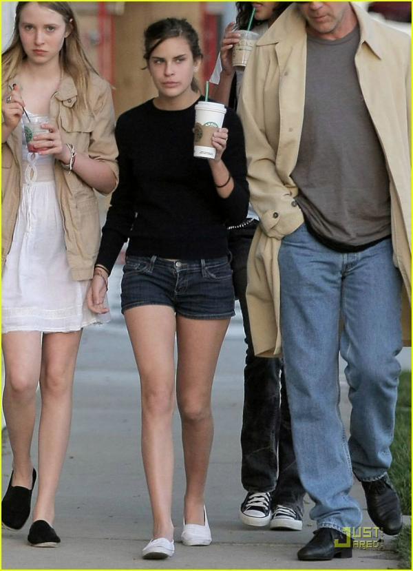 Новая любовь лысого орешка