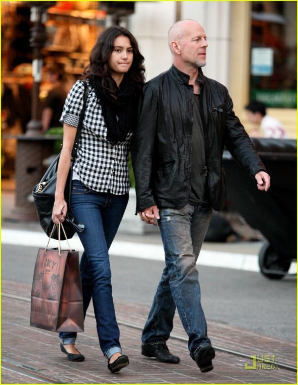 Новая любовь лысого орешка