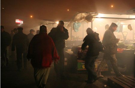ЧП: в Дарницком районе горел рынок (фото)