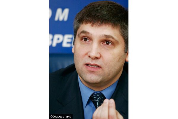 На президію парламенту вишикувалася черга