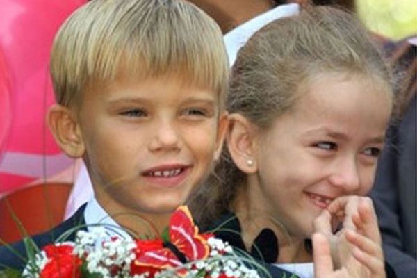 Виктор Янукович учит украинский с помощью горшка