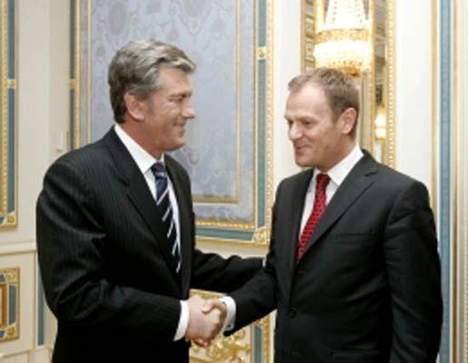 Туск розповів Ющенко, як вступити в НАТО та ЄС 