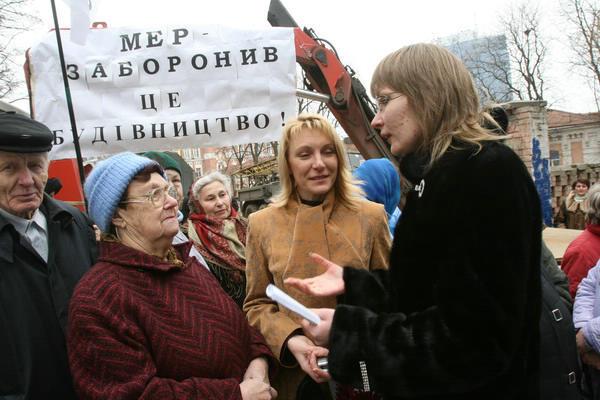 Активисты ранили охранника Черновецкого