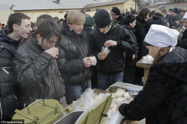 Школярів забрали в справжню армію. На один день