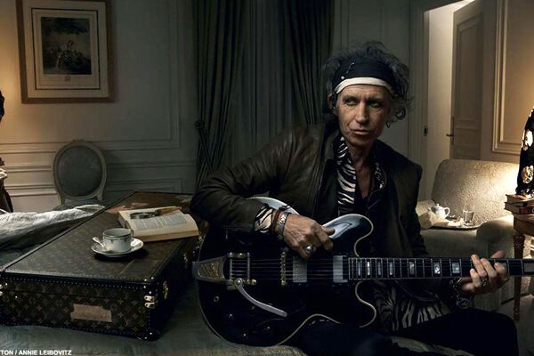 Гитарист "Роллинг Стоунз" снялся в рекламе Louis Vuitton