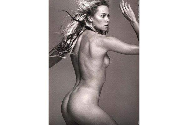 Прыжки с шестом... голышом!