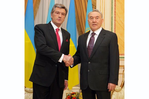 Ющенко назвав співпрацю з Казахстаном пріоритетним