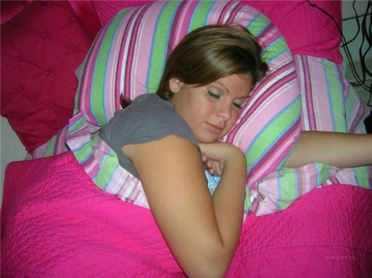 Какая любимая поза сна вашей "спящей красавицы"?