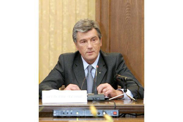 Ющенко отправил комиссию на "открытие неба"