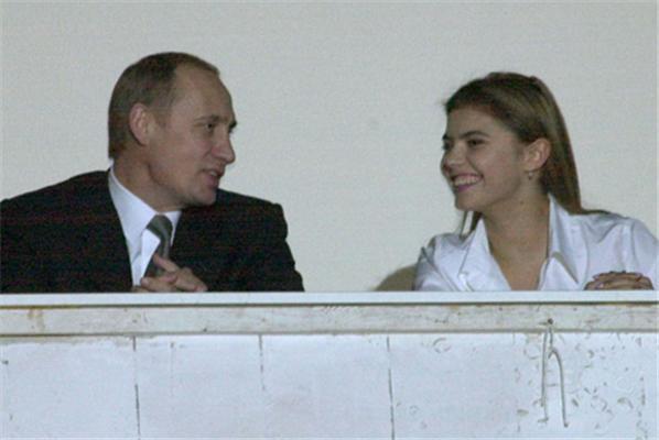 Путин женится на Троицу. Подборка ФОТО