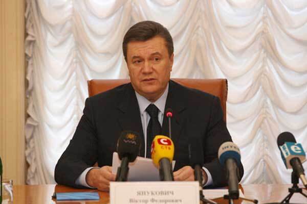 Янукович проти відставки прем'єр-міністра