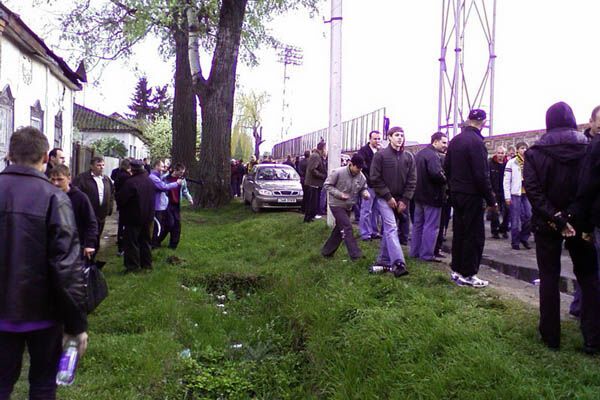 Матч "Нефтяник" - "Динамо" завершился грандиозной дракой!