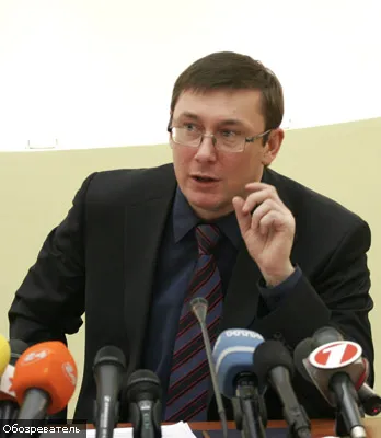 Луценко обелил Ахметова