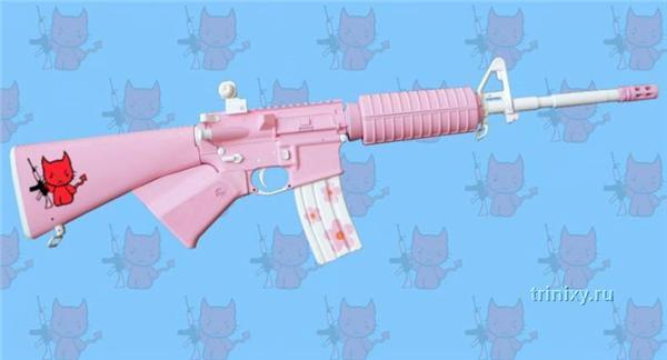 Оружие для женского батальона блондинок. Даже пули розовые