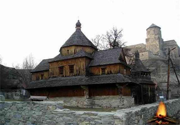 На Львовщине сгорела старинная деревянная церковь